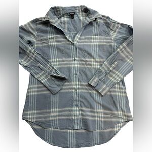 Men’s Patagonia blue and  Cream Checkered button up shirt